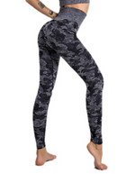 画像をギャラリービューアに読み込む, Camo Butt lift  seamless leggings
